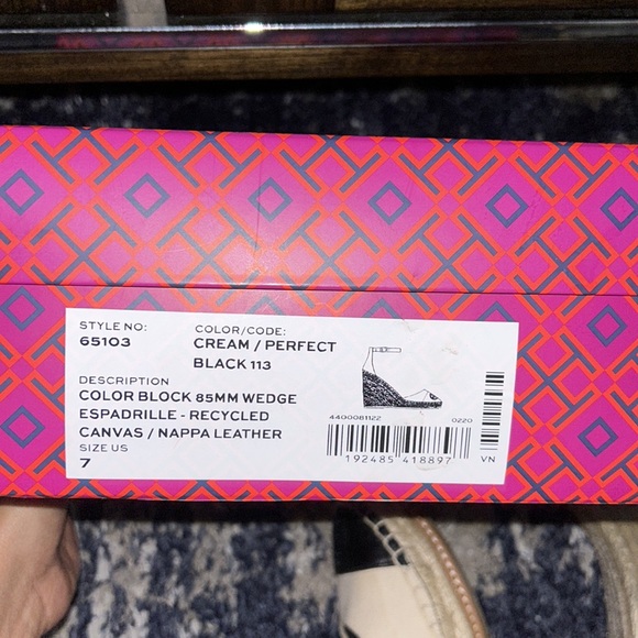 Tory Burch Cream /Black Wedges - Picture 7 of 7